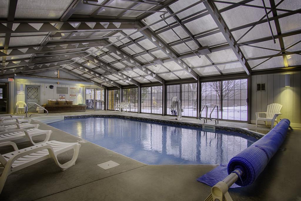 Sun & Ski Inn And Suites Стоу Екстериор снимка