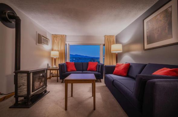 Sun & Ski Inn And Suites Стоу Екстериор снимка